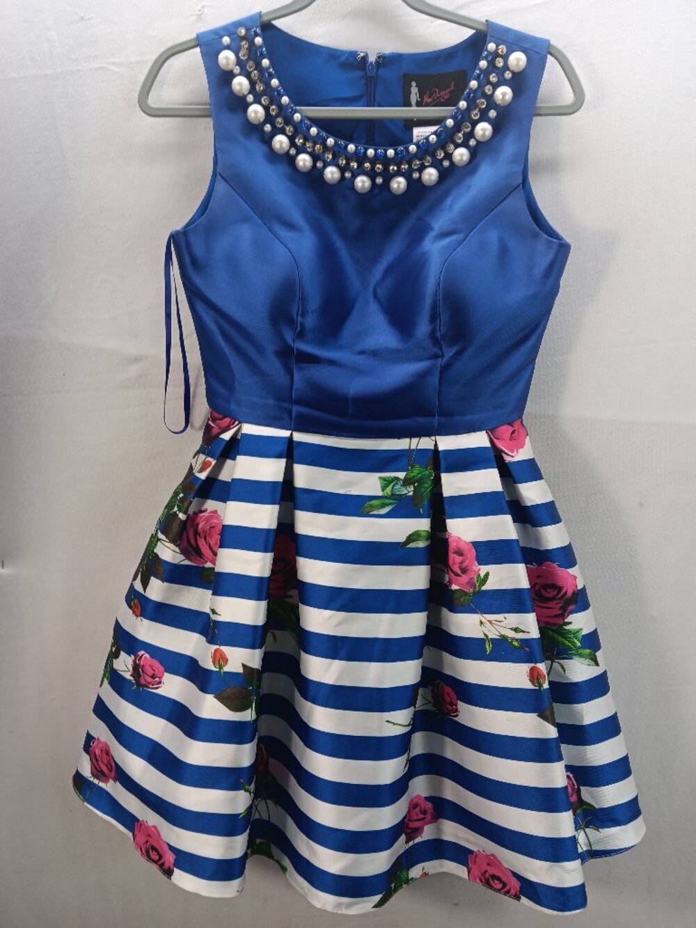 Mac Duggal Cocktail Dress Women's Size 4 Blue White Floral Striped Fit Party